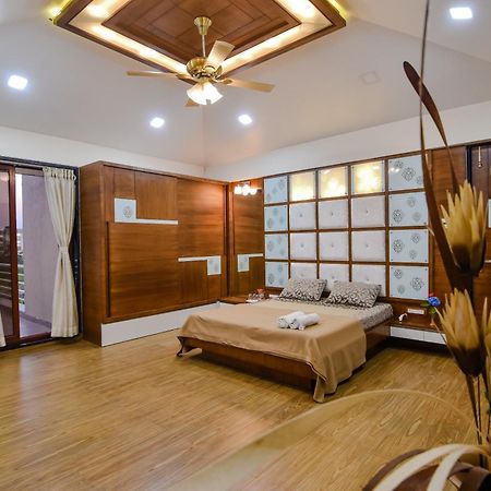 Lifeline Villas - Luxurious Taraangan 4 Mountain View Villa With Biggest Pool And Huge Open Area Лонавала Экстерьер фото